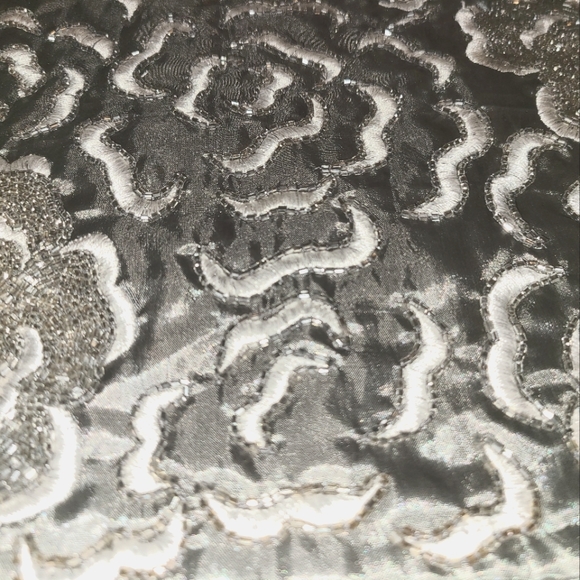 Beaded decorative pillow cases - Picture 4 of 7